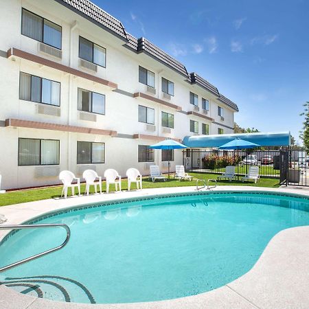 Days Inn By Wyndham Woodland Ngoại thất bức ảnh