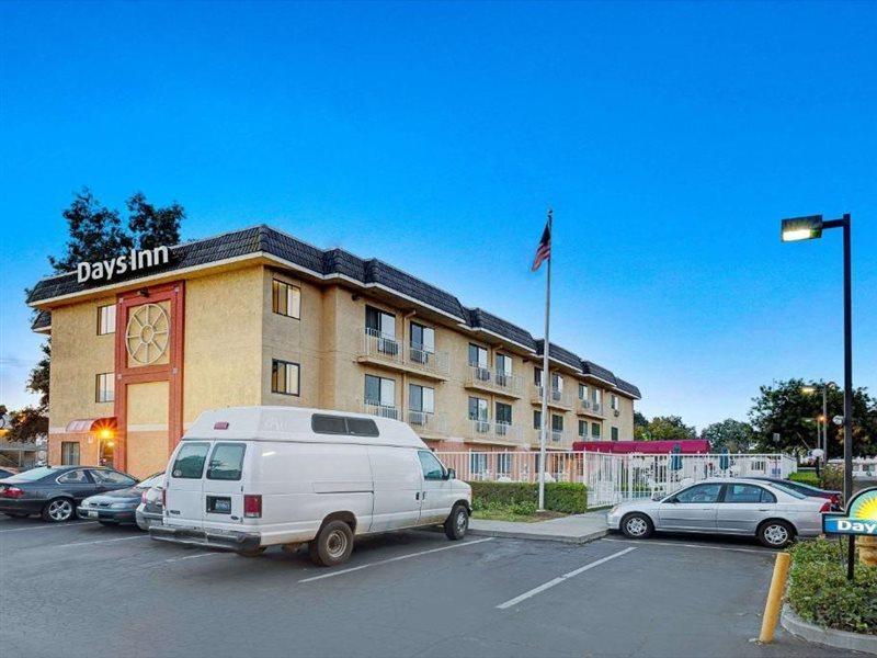 Days Inn By Wyndham Woodland Ngoại thất bức ảnh