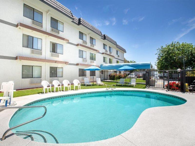 Days Inn By Wyndham Woodland Ngoại thất bức ảnh