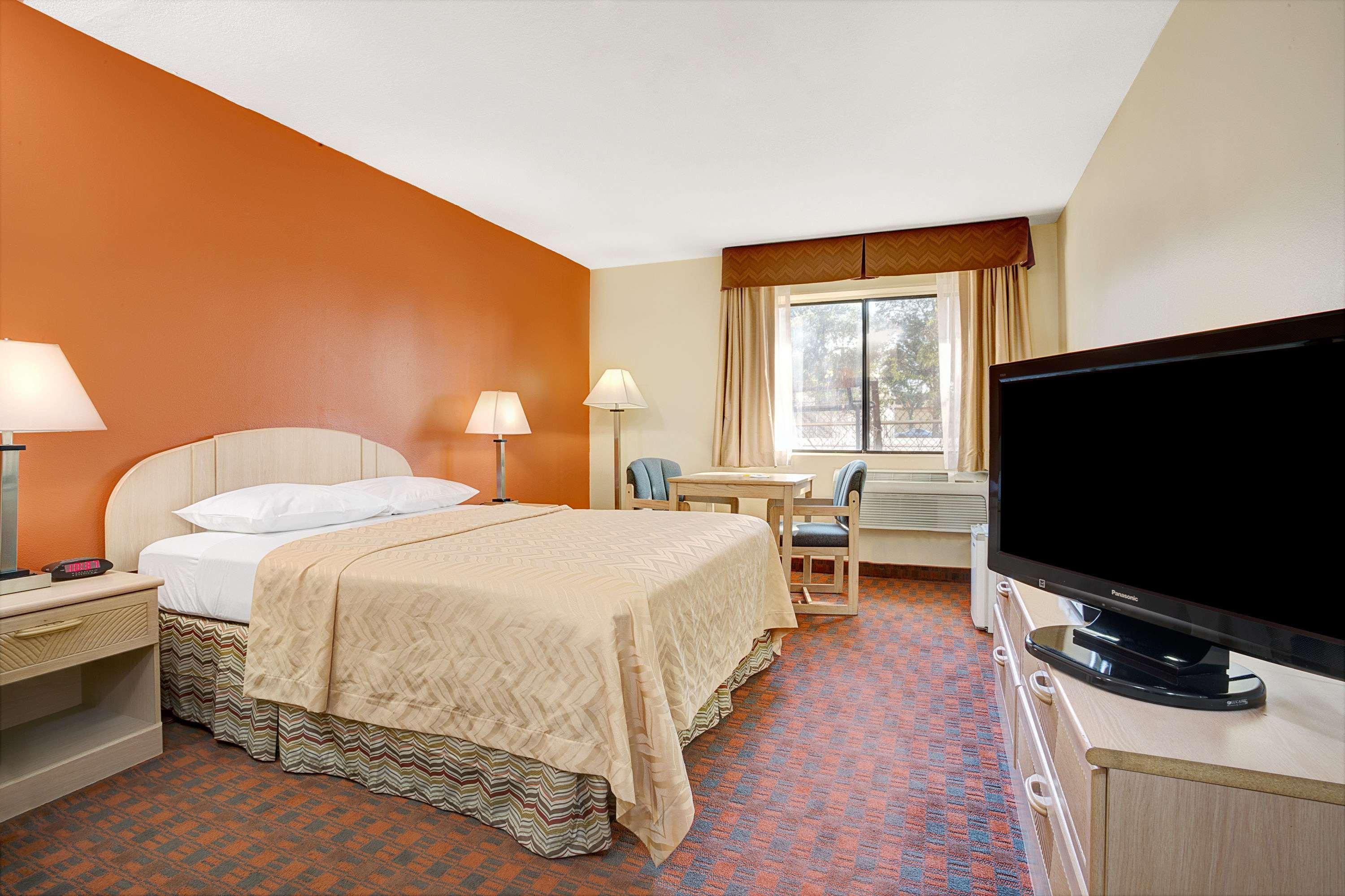 Days Inn By Wyndham Woodland Ngoại thất bức ảnh