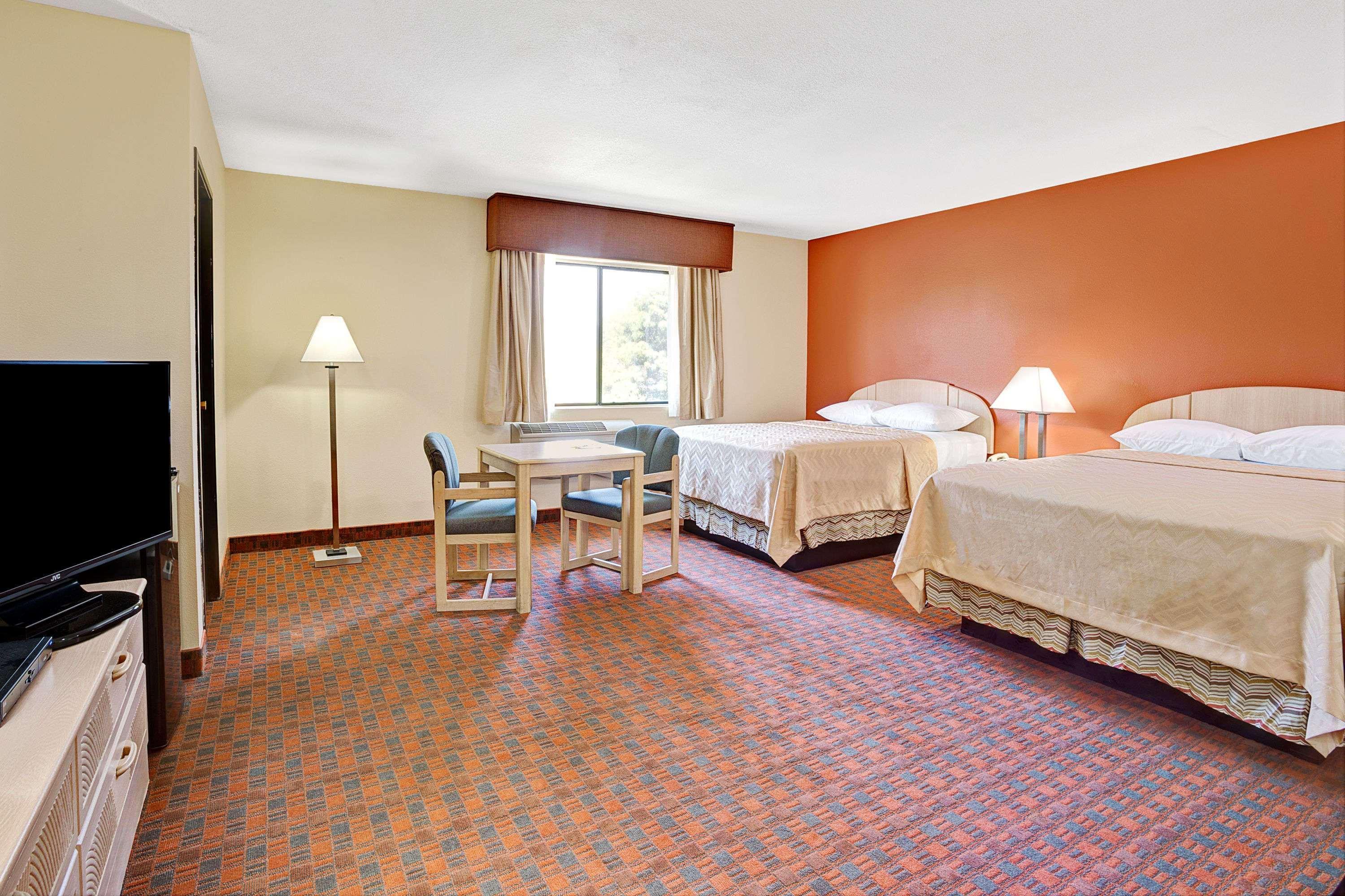 Days Inn By Wyndham Woodland Ngoại thất bức ảnh