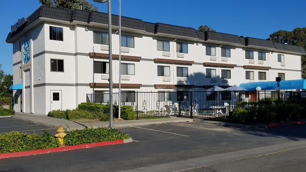 Days Inn By Wyndham Woodland Ngoại thất bức ảnh