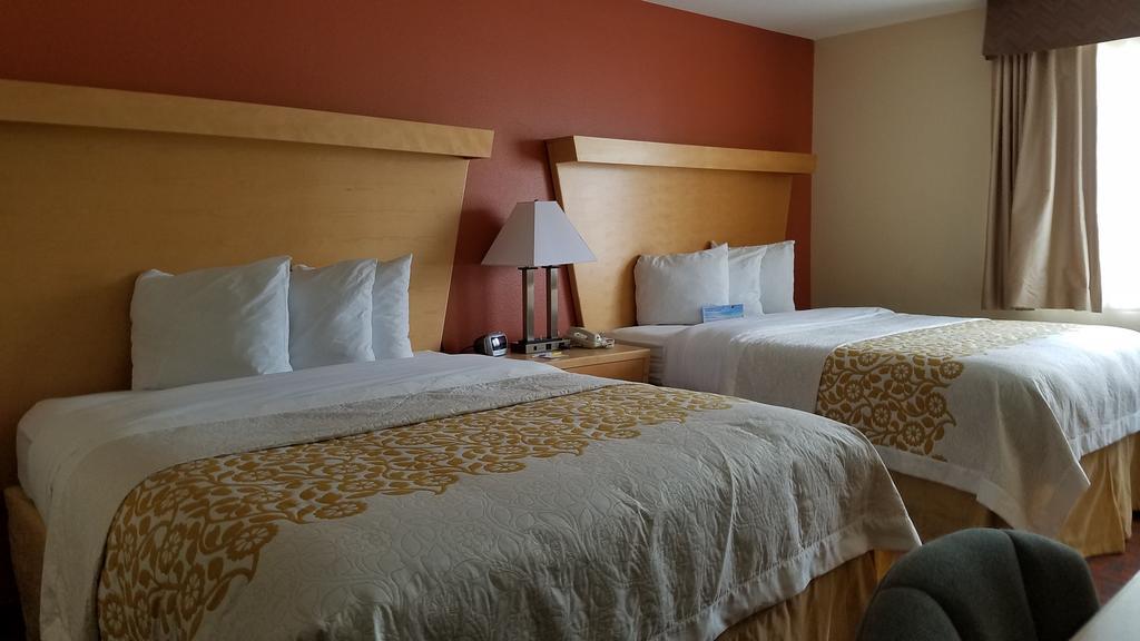 Days Inn By Wyndham Woodland Ngoại thất bức ảnh